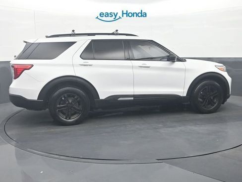 Used 2021 Ford Explorer XLT w/ Equipment Group 202A AWD/4WD image 8
