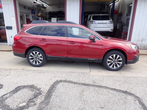 Used 2015 Subaru Outback 2.5i Limited AWD/4WD image 25