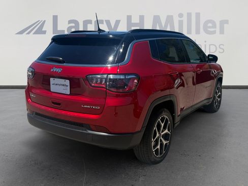 Certified 2025 Jeep Compass Limited AWD/4WD image 5