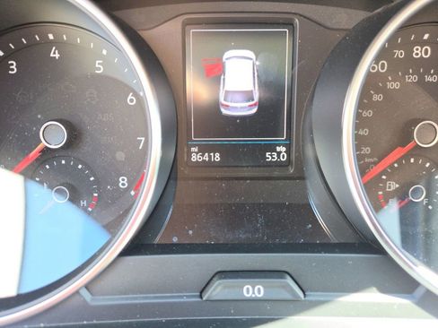 Used 2018 Volkswagen Tiguan SEL FWD image 12