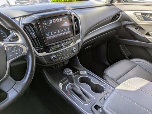 Used 2019 Chevrolet Traverse LT image 18