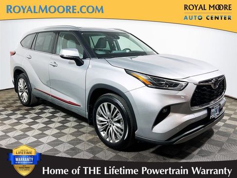 Used 2022 Toyota Highlander Platinum AWD/4WD image 1