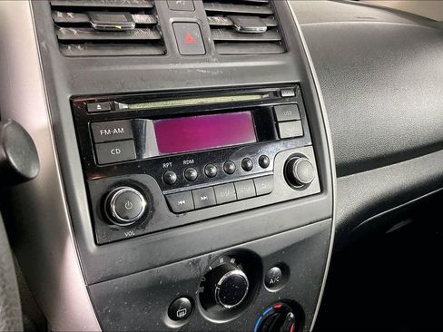 Used 2016 Nissan Versa SV image 31