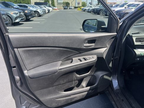 Used 2015 Honda CR-V LX image 14