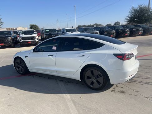Used 2023 Tesla Model 3 Standard Range image 11