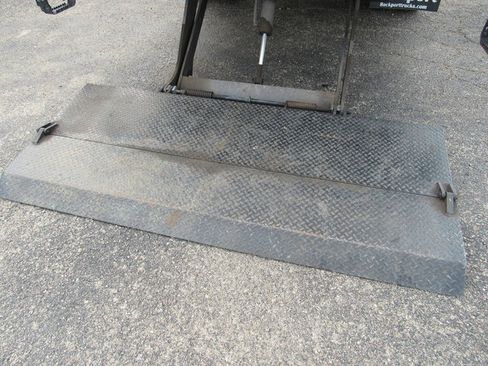 Used 2023 Ford E-450 and Econoline 450 Super Duty w/ Power Windows & Locks Group RWD image 18