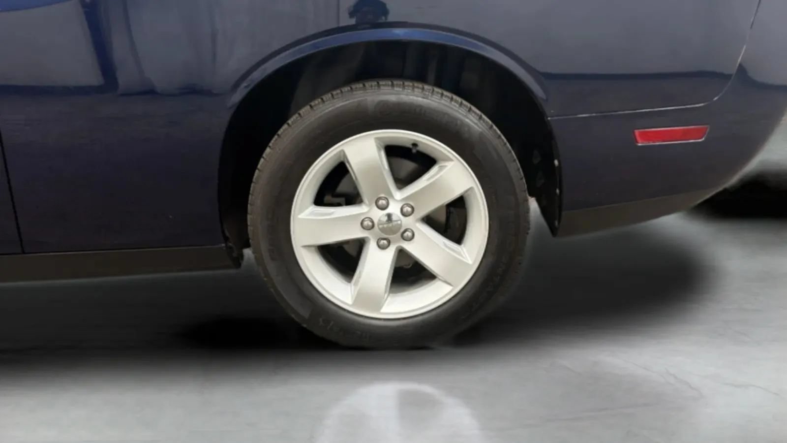 Used 2014 Dodge Challenger SXT RWD image 25