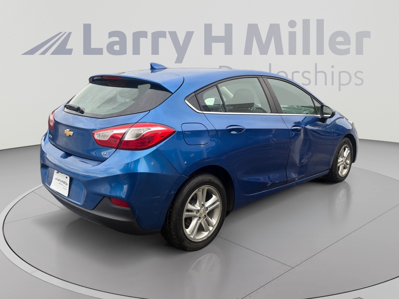 Used 2017 Chevrolet Cruze LT FWD image 5