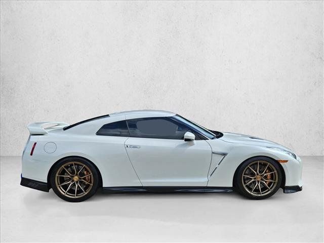 Used 2021 Nissan GT-R Premium AWD/4WD image 4