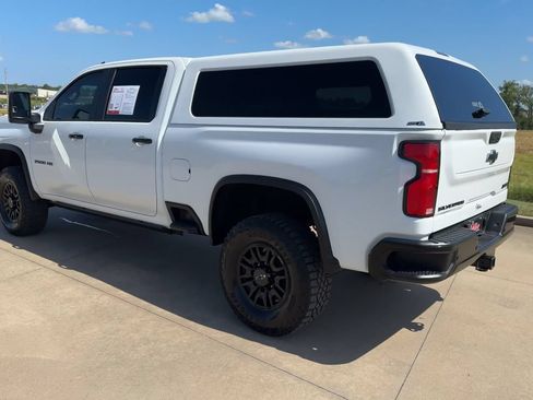 Used 2025 Chevrolet Silverado 2500 ZR2 w/ Technology Package AWD/4WD image 7