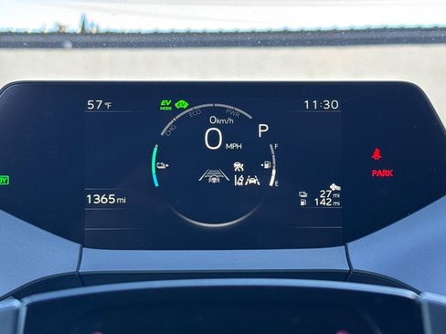 Certified 2025 Toyota Prius Plug-In Hybrid image 29