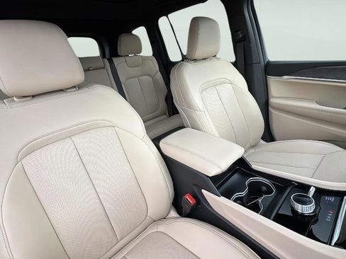 New 2025 Jeep Grand Cherokee Limited w/ Luxury Tech Group II AWD/4WD image 21