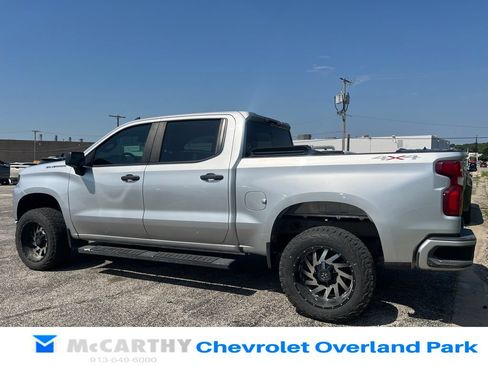 Used 2019 Chevrolet Silverado 1500 Custom w/ Custom Value Package AWD/4WD image 5