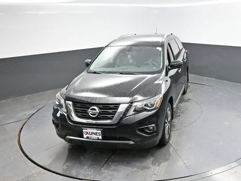 Used 2017 Nissan Pathfinder Platinum w/ Family Entertainment Package AWD/4WD image 21