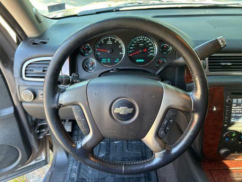 Used 2013 Chevrolet Tahoe LTZ image 22