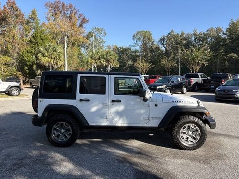Used 2016 Jeep Wrangler Unlimited Rubicon w/ Connectivity Group image 6