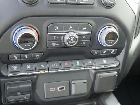 Used 2020 Chevrolet Silverado 2500 LTZ w/ LTZ Premium Package image 22