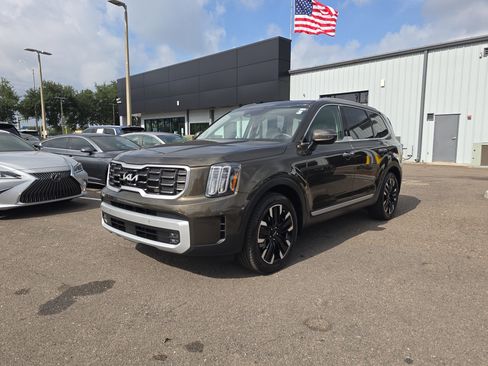 Certified 2025 Kia Telluride SX w/ SX Captain's Chair Package FWD image 4