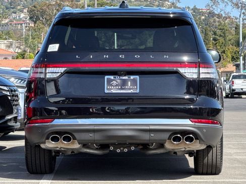 New 2025 Lincoln Aviator Reserve w/ Luxury Package RWD image 4