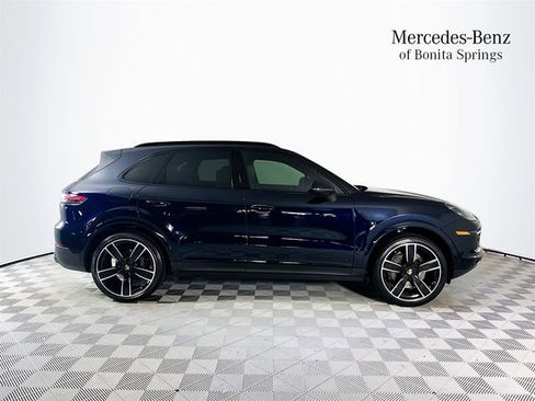 Used 2022 Porsche Cayenne AWD/4WD image 8