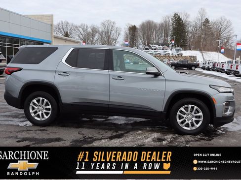 Used 2024 Chevrolet Traverse LS w/ Safety Package image 1