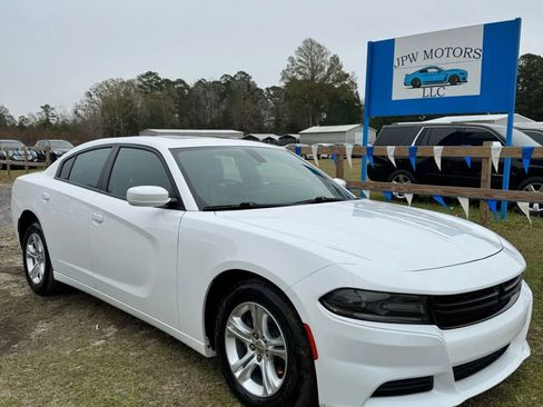 Used 2021 Dodge Charger SXT w/ Leather Interior Group image 2