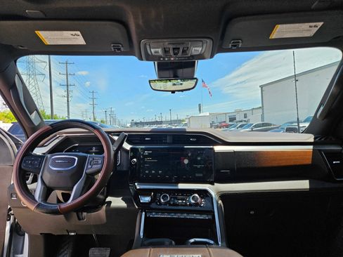 Used 2025 GMC Sierra 2500 Denali w/ Denali Reserve Package AWD/4WD image 25