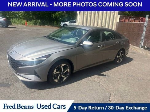 Used 2023 Hyundai Elantra SEL w/ Convenience Package FWD image 6