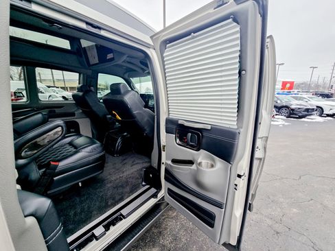 Used 2025 Chevrolet Express 2500 w/ Driver Convenience Package image 29