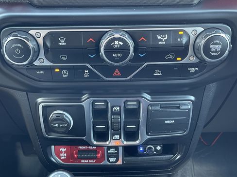 Used 2021 Jeep Wrangler Unlimited Rubicon image 28