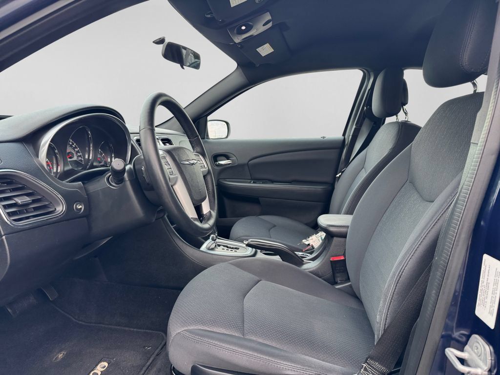 Used 2013 Chrysler 200 Touring FWD image 19