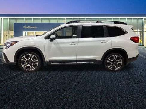 Used 2023 Subaru Ascent Limited image 9