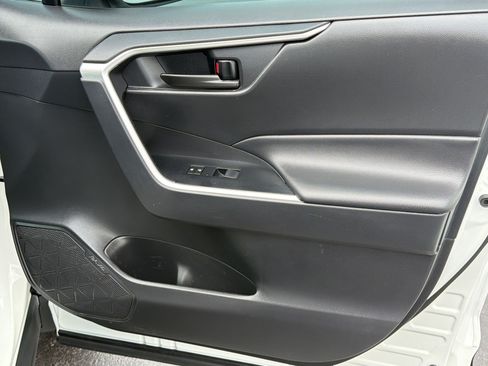 Used 2024 Toyota RAV4 LE FWD image 33