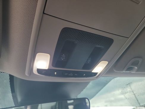 Used 2024 Honda Pilot Touring image 21