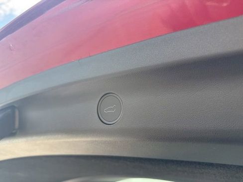 Used 2024 Tesla Model Y 2WD image 18