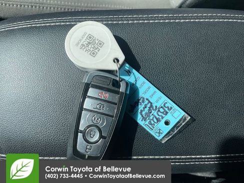 Used 2022 Ford Escape SE w/ SE Sport Appearance Package AWD/4WD image 23