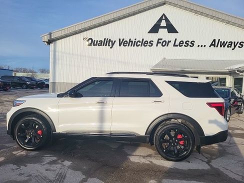 Used 2022 Ford Explorer ST w/ ST Street Pack image 11