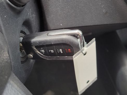 Used 2024 Toyota Corolla LE FWD image 33