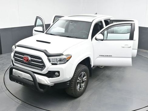 Used 2016 Toyota Tacoma TRD Sport w/ Premium & Technology Package image 49