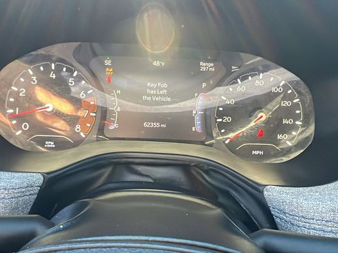 Used 2024 Jeep Compass Latitude image 29