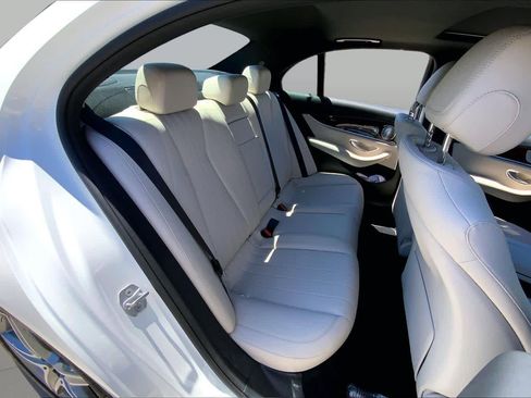 Used 2017 Mercedes-Benz E 300 4MATIC image 18