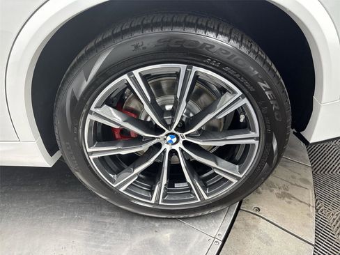 New 2026 BMW X5 xDrive50e w/ Executive Package image 27