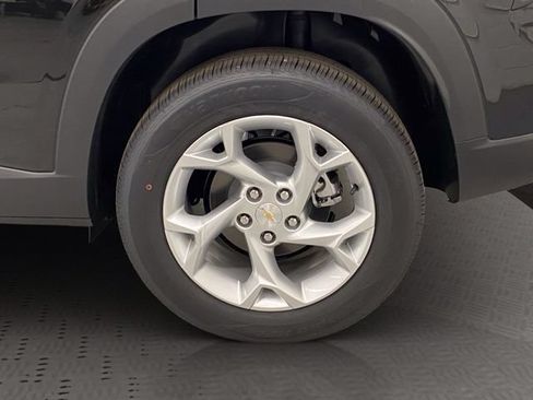 New 2026 Chevrolet Trax LS w/ LS Convenience Package FWD image 38