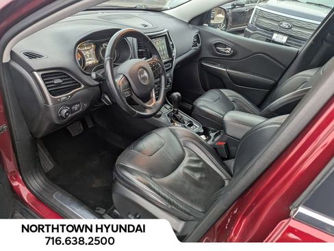 Used 2019 Jeep Cherokee Limited image 5