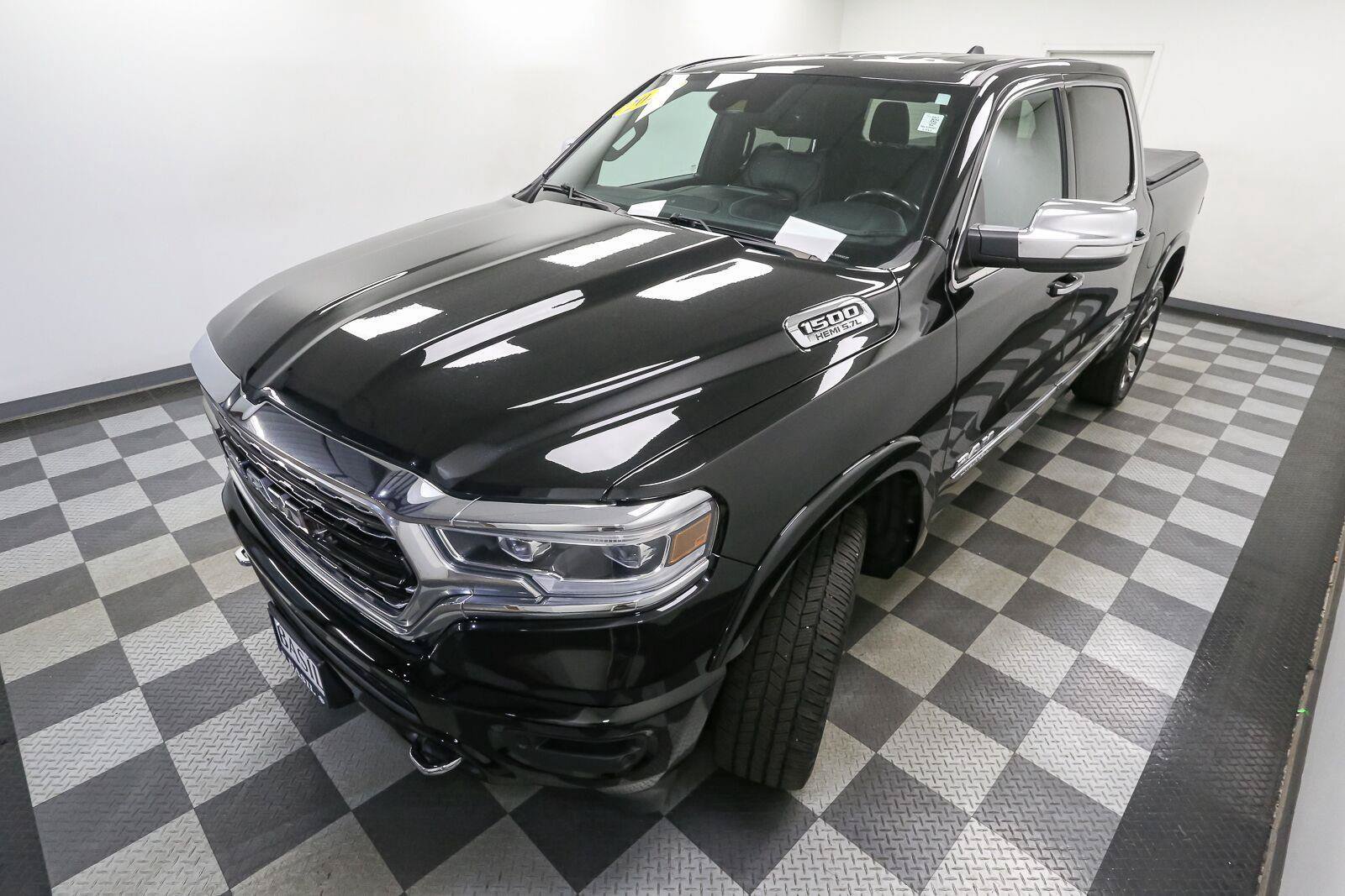 Used 2022 RAM 1500 Limited w/ Body-Colour Bumper Group AWD/4WD image 6
