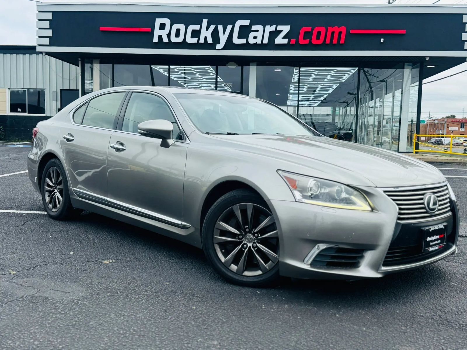 Used 2016 Lexus LS 460 AWD image 1
