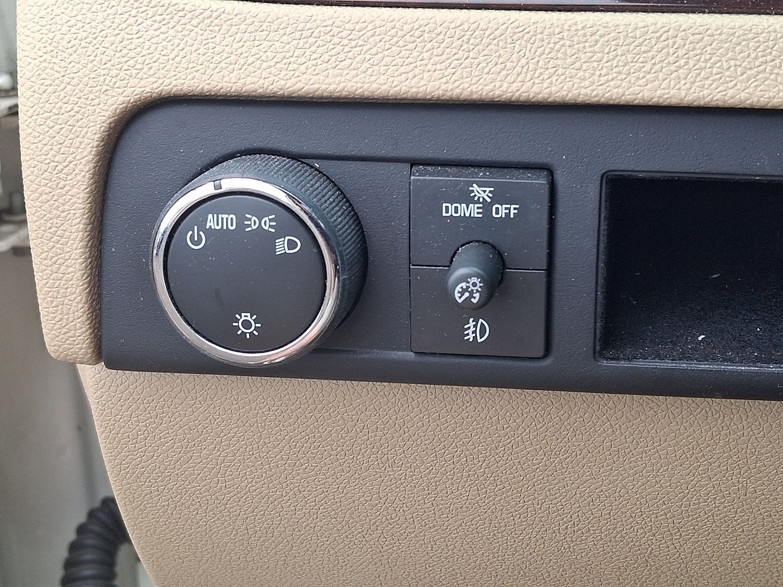 Used 2014 Cadillac Escalade Luxury AWD/4WD image 23