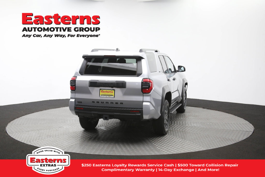 Used 2025 Toyota 4Runner SR5 AWD/4WD image 41