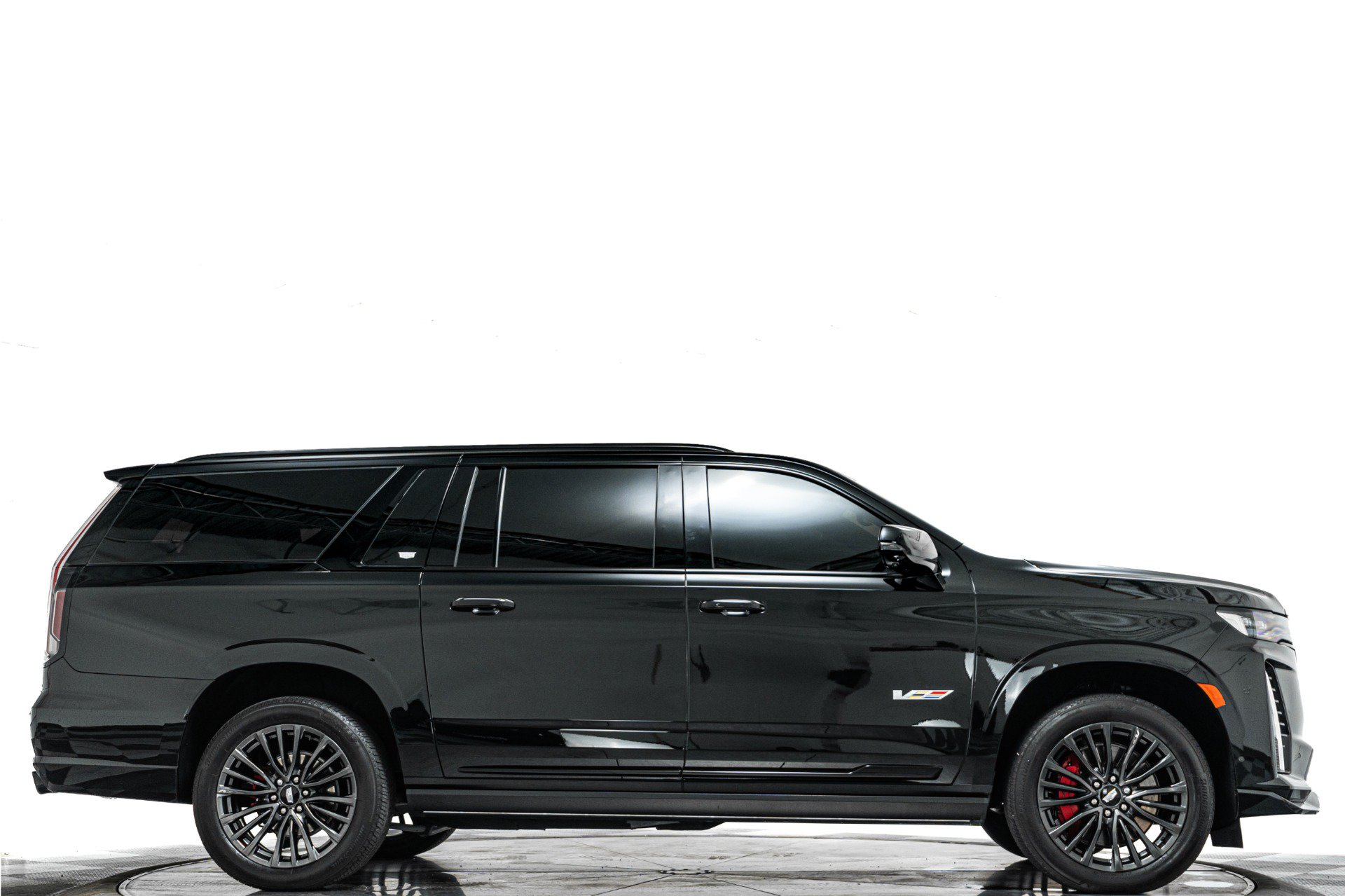 Used 2023 Cadillac Escalade ESV V AWD/4WD image 2