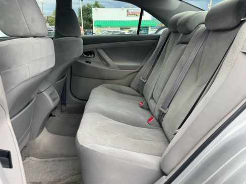 Used 2009 Toyota Camry LE FWD image 12